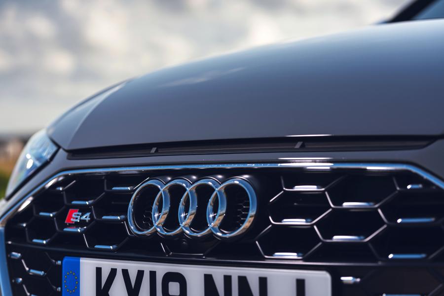 Логотип Audi S4 Avant TDI (B9) 2019 года  (UK) (фото 9 из 40)